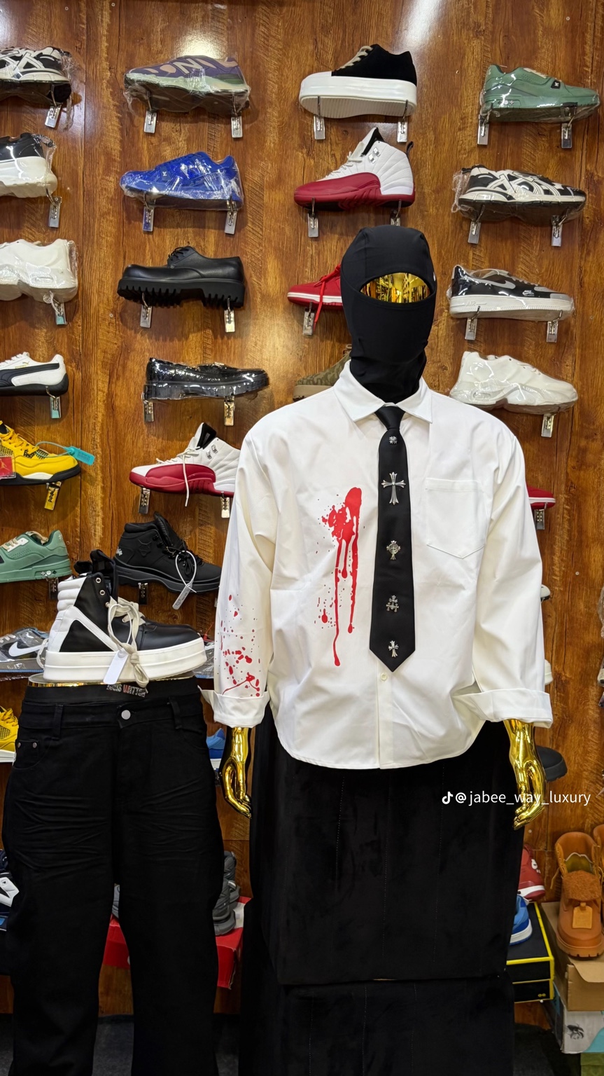 The Statement Fit — original Jabeeway mannequin photograph